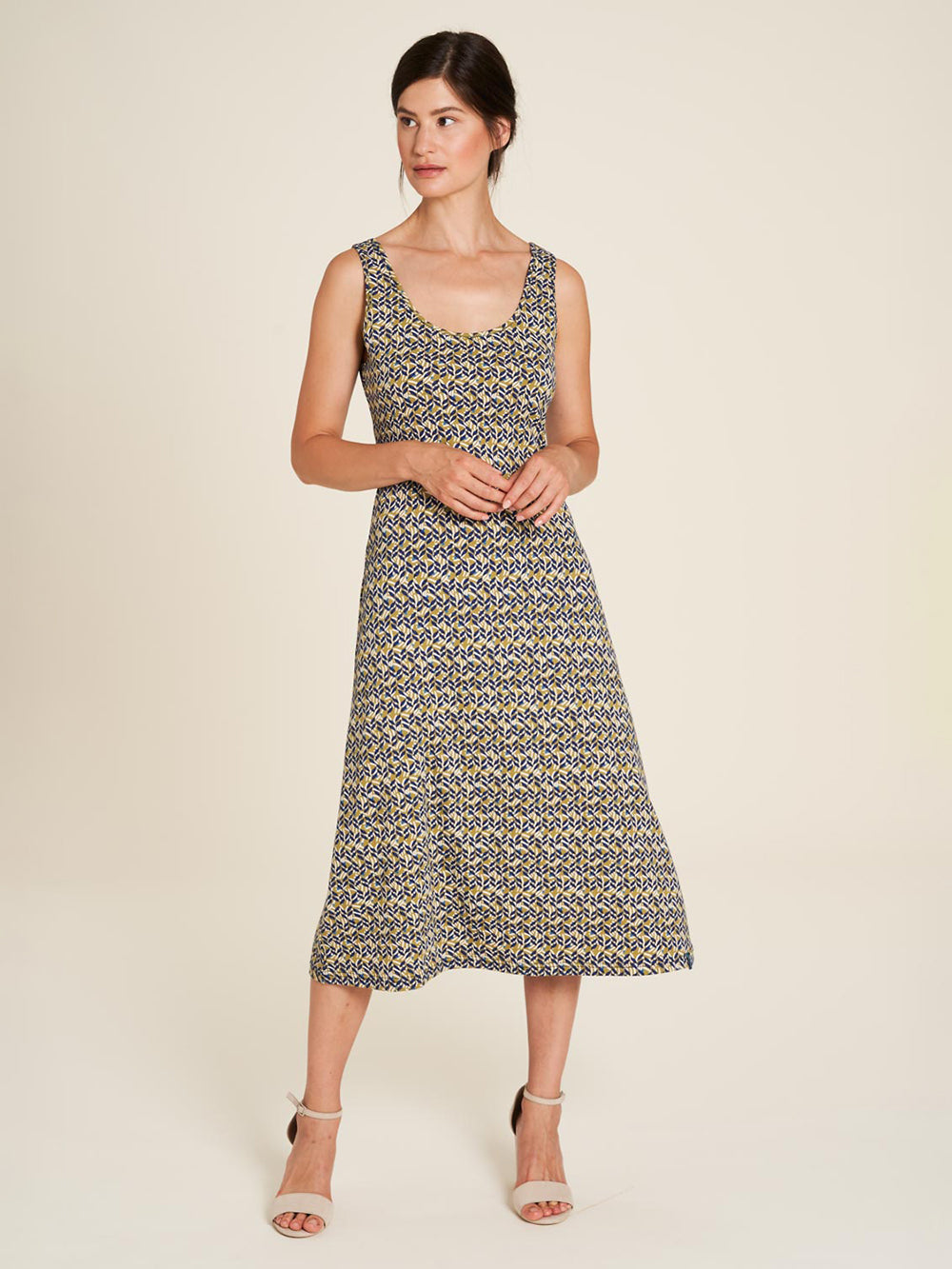 Dress with bamboo back details