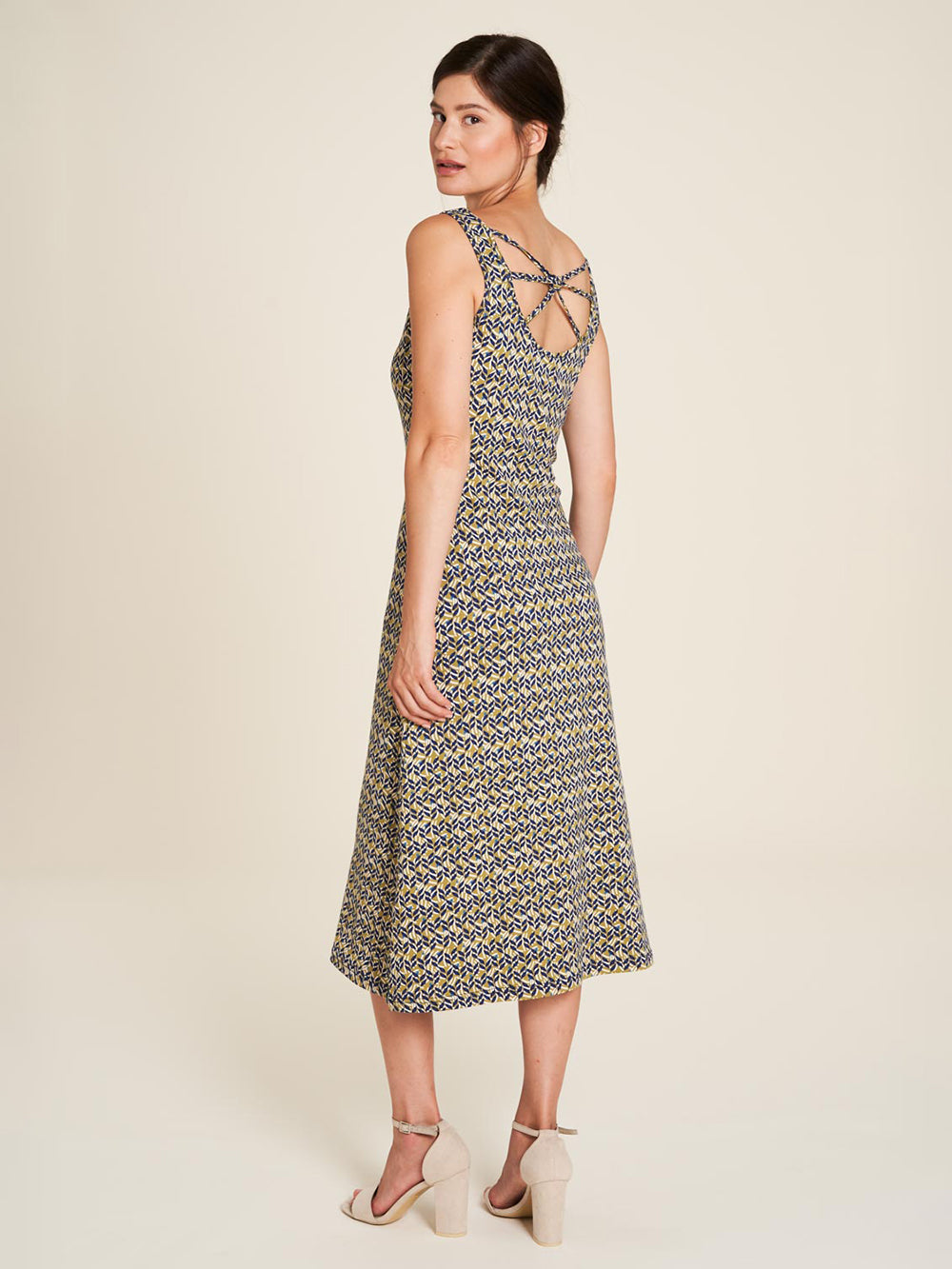 Dress with bamboo back details