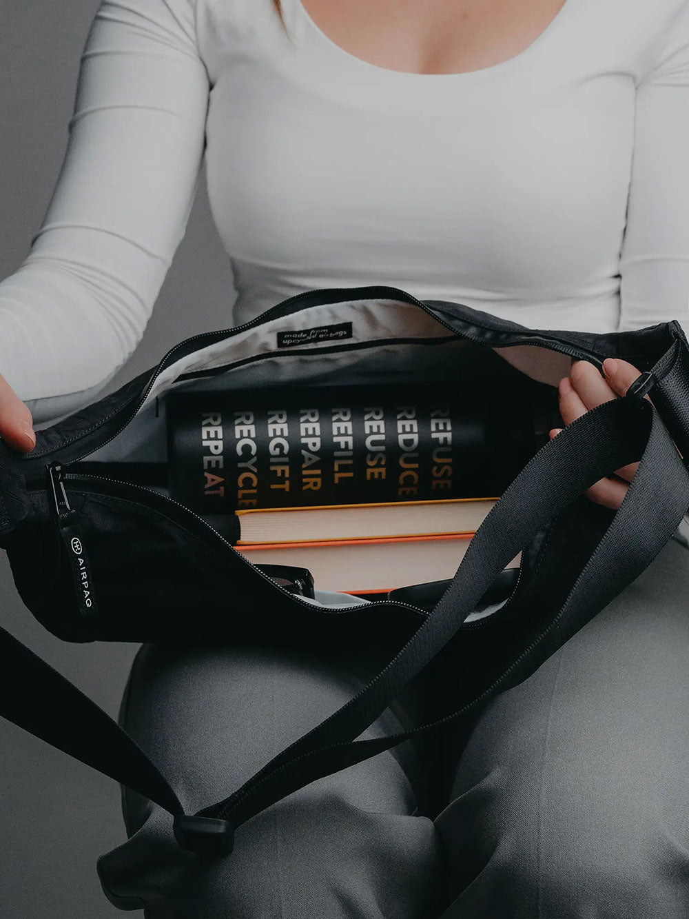 Airpaq Moon Baq Schwarz Gefärbt
