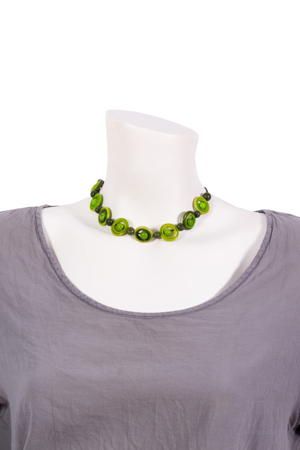 Halskette Lili grün - aus Azai Palmensamen und La Tagua Nuss
