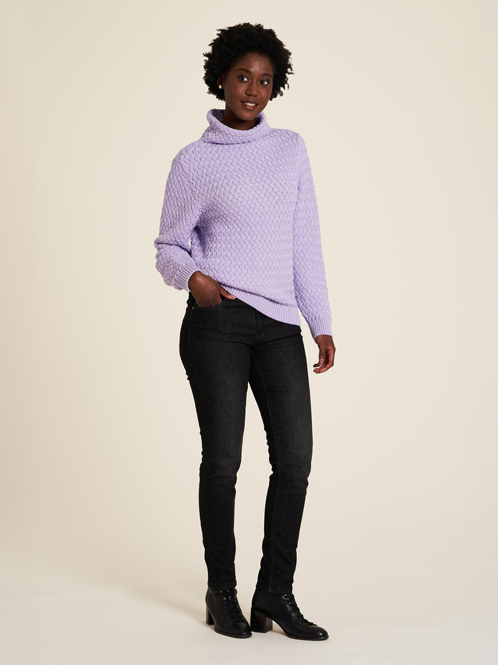 Pull chaud à col roulé lilas