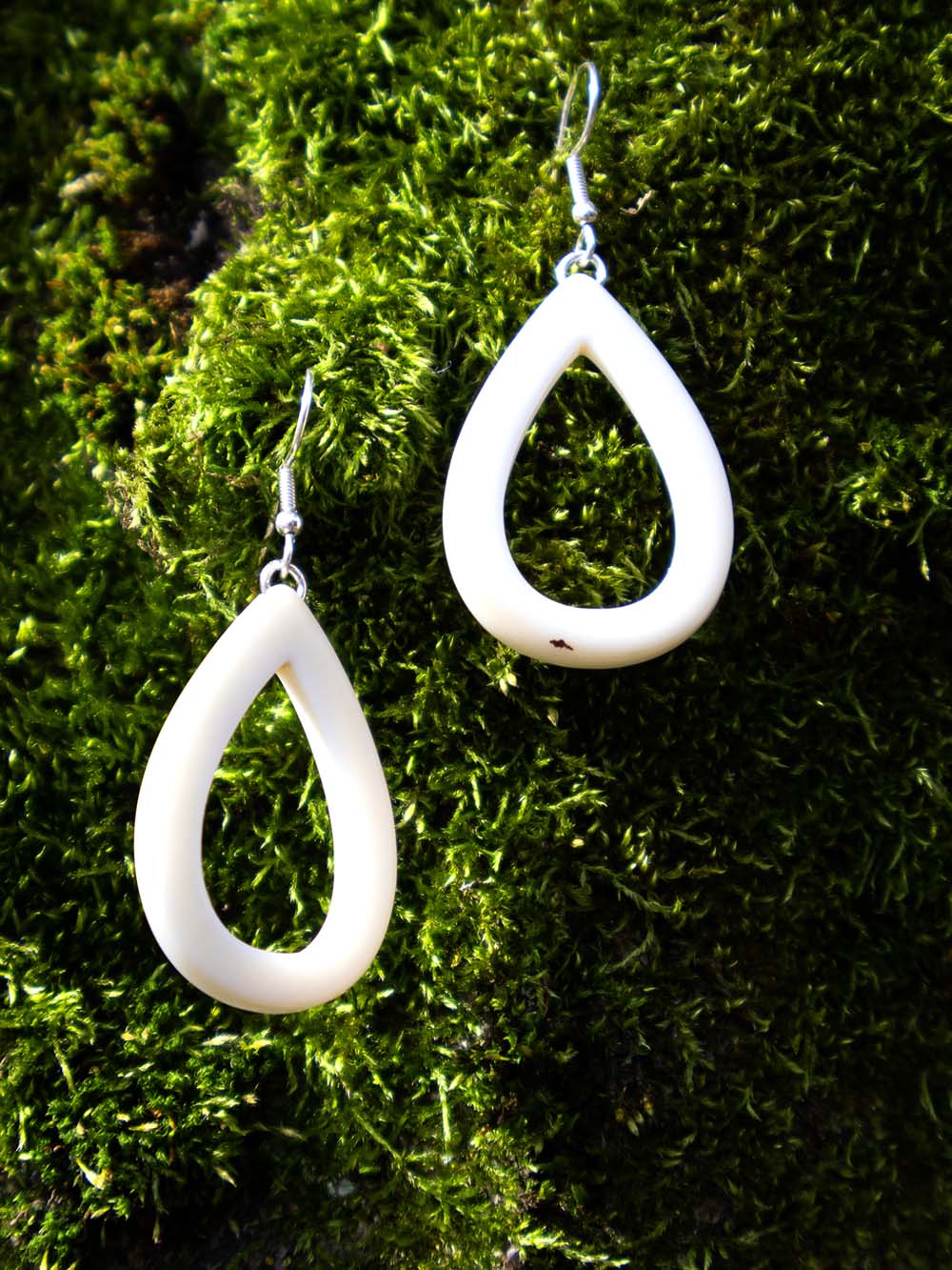 Earrings Samyret white - LaTagua nut silver