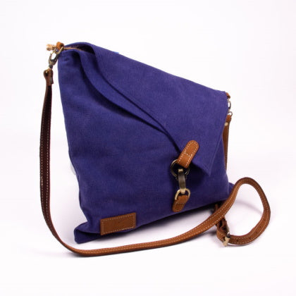 Handbag with modern flapover aubergine