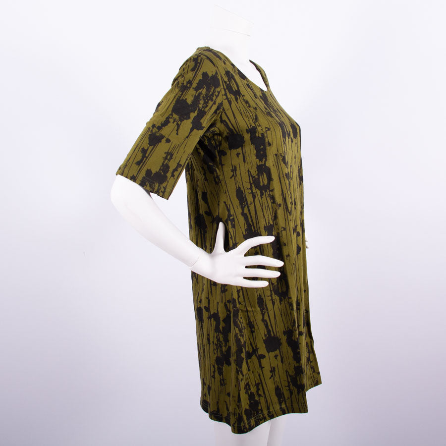 Robe en coton vert olive à manches courtes