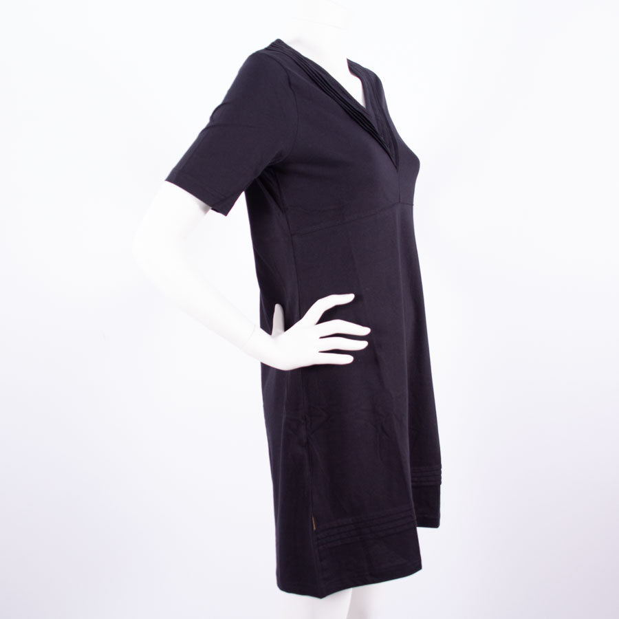 élégante robe d'été noire