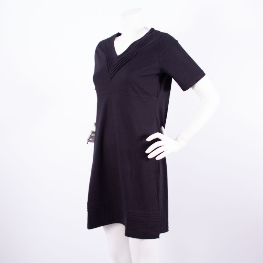 élégante robe d'été noire