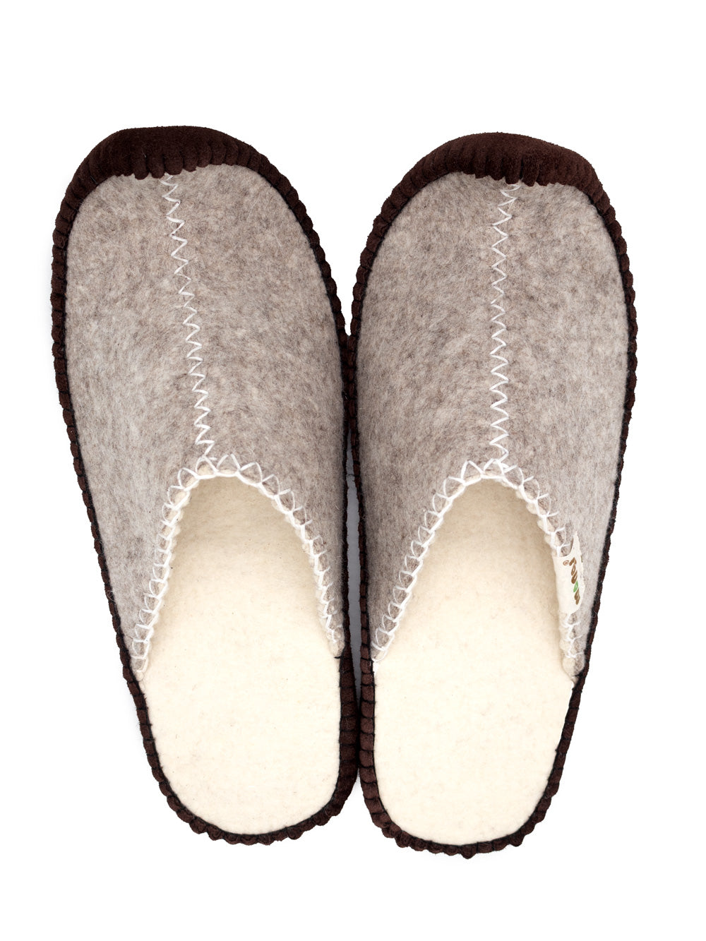 mongs Puschen aus beige Merinowolle – fair und nachhaltig hergestellt in der mongolei