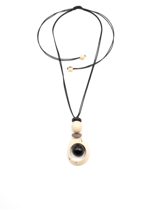 Halskette Dona Weiß - La Tagua Nuss & Bombona Kugel