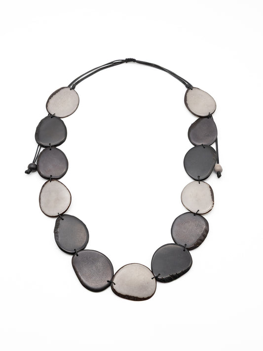 Halskette Carla schwarz - La Tagua Nuss